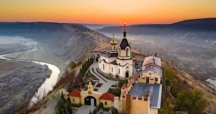 SAKLI ÜLKELERİN İZİNDE EŞSİZ MOLDOVA TURU  