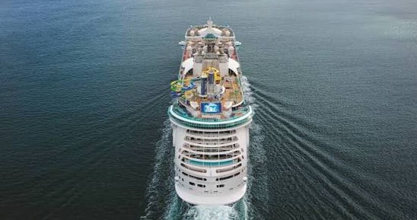 INDEPENDENCE OF THE SEAS İLE DOĞU KARAYİPLER